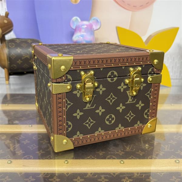 2026124135739458 100